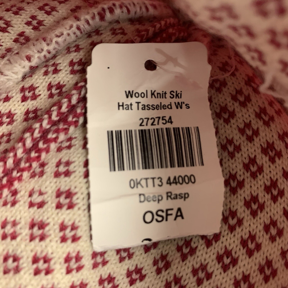 NWT LL Bean Deep Raspberry Red Women's Ski Winter Hat Tassel Fair Isle Snowflake - Picture 8 of 9